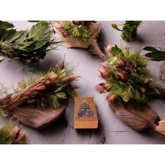 Yuletide Tarot Card Deck, 78 Holiday Cards 4.13" x 2.48" NIB Festive Design - Picture 3 of 10